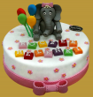 tort z modelowanym słonikiem